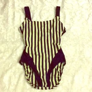 💥 $10 💥 One Piece Swim Suit  Size 8